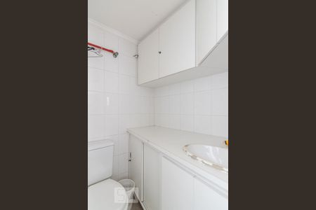 Apartamento para alugar com 73m², 3 quartos e 2 vagasBanheiro de Serviço