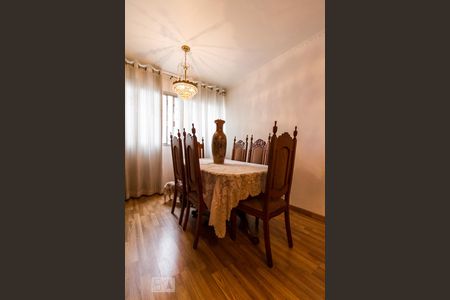Mesa da sala de jantar  de apartamento para alugar com 3 quartos, 102m² em Vila Gomes Cardim, São Paulo