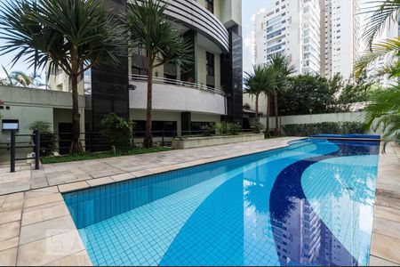 Studio à venda com 50m², 1 quarto e 1 vaga Studio à venda com 50m², 1 quarto e 1 vagaPiscina