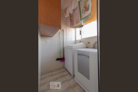 Área de serviço de apartamento para alugar com 2 quartos, 58m² em Vila Guarani (z Sul), São Paulo