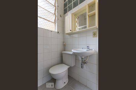 Banheiro de apartamento para alugar com 2 quartos, 74m² em Higienópolis, São Paulo