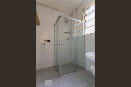 Banheiro de apartamento para alugar com 2 quartos, 74m² em Higienópolis, São Paulo