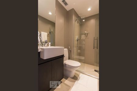 BANHEIRO de kitnet/studio para alugar com 1 quarto, 46m² em Pinheiros, São Paulo