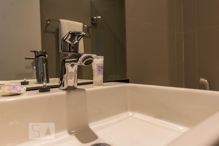 BANHEIRO de kitnet/studio para alugar com 1 quarto, 46m² em Pinheiros, São Paulo