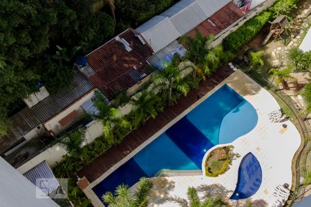 Apartamento para alugar com 50m², 2 quartos e 1 vagaArea de lazer vista de cima 