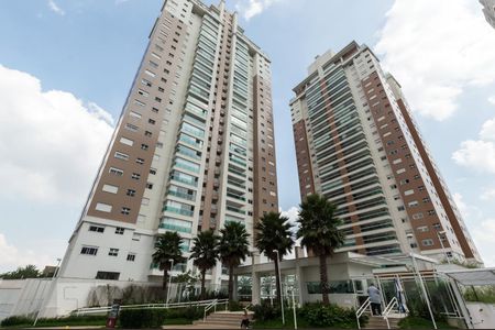 Apartamento para alugar com 240m², 4 quartos e 3 vagas Apartamento para alugar com 240m², 4 quartos e 3 vagasFachada