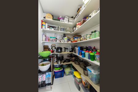 Apartamento para alugar com 240m², 4 quartos e 3 vagas Apartamento para alugar com 240m², 4 quartos e 3 vagasDispensa