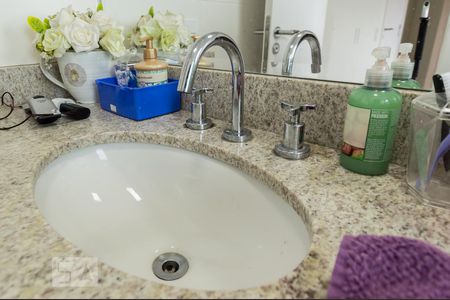 Apartamento para alugar com 240m², 4 quartos e 3 vagas Apartamento para alugar com 240m², 4 quartos e 3 vagasBanheiro da suíte