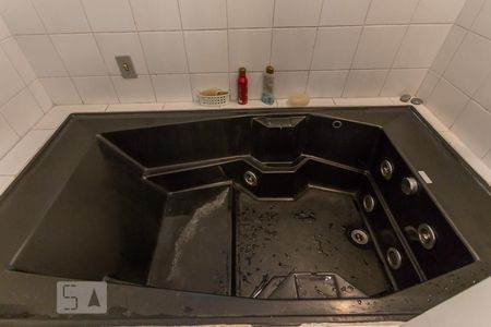 Apartamento para alugar com 104m², 2 quartos e sem vaga Apartamento para alugar com 104m², 2 quartos e sem vagaBanheiro da suite