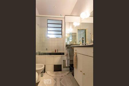 Apartamento para alugar com 104m², 2 quartos e sem vaga Apartamento para alugar com 104m², 2 quartos e sem vagaBanheiro da suite