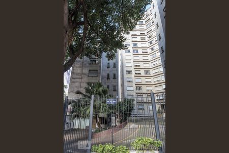 Apartamento para alugar com 104m², 2 quartos e sem vaga Apartamento para alugar com 104m², 2 quartos e sem vagaFachada