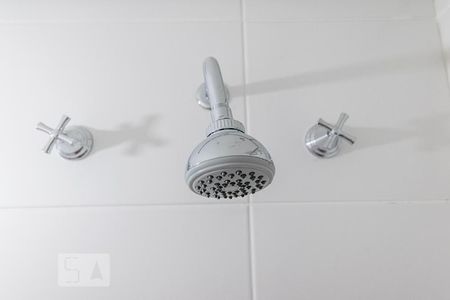 Ducha de apartamento para alugar com 2 quartos, 58m² em Vila Homero Thon, Santo André