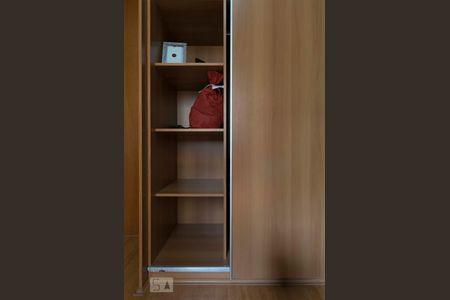 Apartamento para alugar com 96m², 3 quartos e 2 vagasQuarto 1 (Armários)