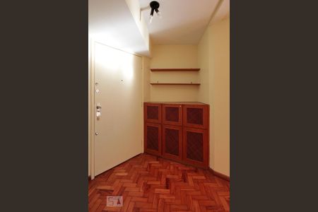 Hall de Entrada de apartamento para alugar com 1 quarto, 70m² em Vila Buarque, São Paulo