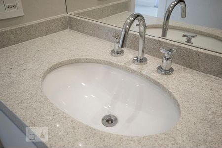 Banheiro de apartamento para alugar com 1 quarto, 55m² em Vila Gertrudes, São Paulo