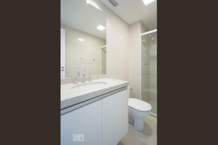 Banheiro de apartamento para alugar com 1 quarto, 55m² em Vila Gertrudes, São Paulo