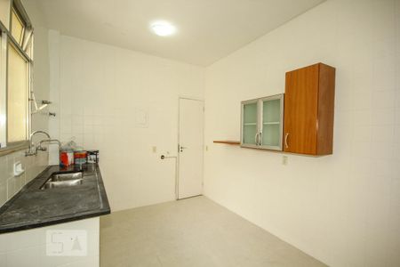 Cozinha de apartamento para alugar com 3 quartos, 147m² em Copacabana, Rio de Janeiro