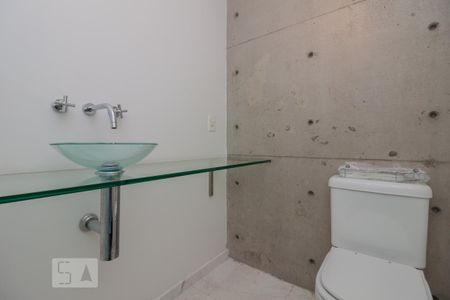banheiro de apartamento para alugar com 1 quarto, 70m² em Vila Suzana, São Paulo