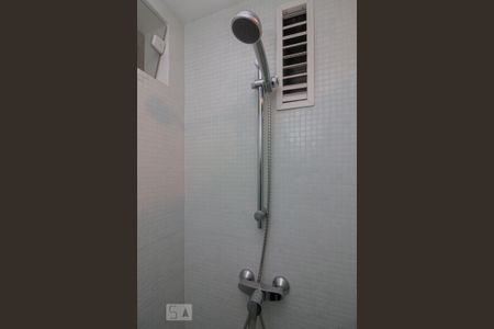banheiro de apartamento para alugar com 1 quarto, 70m² em Vila Suzana, São Paulo