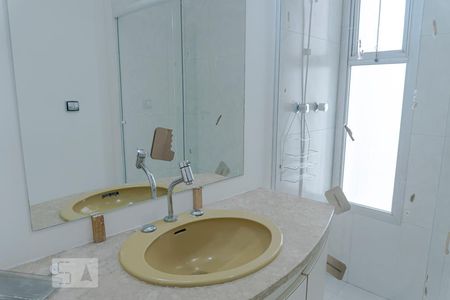 Apartamento à venda com 130m², 3 quartos e 1 vaga Apartamento à venda com 130m², 3 quartos e 1 vagaBanheiro 2