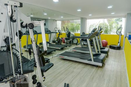 Apartamento à venda com 130m², 3 quartos e 1 vaga Apartamento à venda com 130m², 3 quartos e 1 vagaAcademia