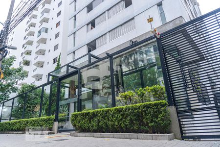 Apartamento à venda com 130m², 3 quartos e 1 vaga Apartamento à venda com 130m², 3 quartos e 1 vagaFachada