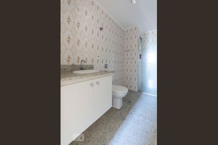 Banheiro de apartamento para alugar com 2 quartos, 60m² em Santa Teresinha, São Paulo