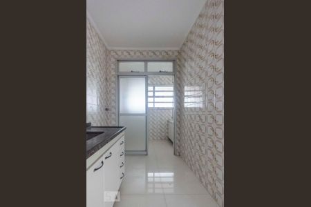 Cozinha de apartamento para alugar com 2 quartos, 60m² em Santa Teresinha, São Paulo
