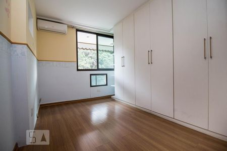 Quarto 1 de apartamento à venda com 2 quartos, 80m² em Laranjeiras, Rio de Janeiro