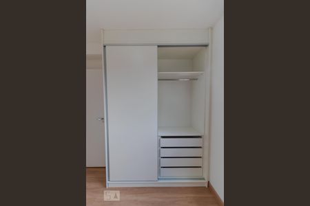 Apartamento para alugar com 61m², 2 quartos e 1 vagaQuarto - Armário