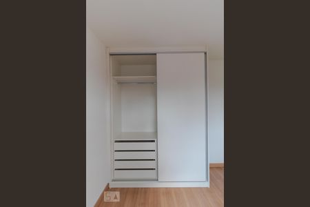 Apartamento para alugar com 61m², 2 quartos e 1 vagaSuíte - Armário