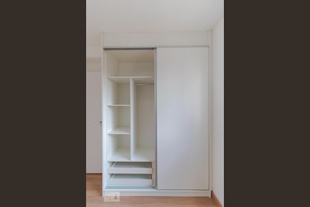 Apartamento para alugar com 61m², 2 quartos e 1 vagaQuarto - Armário