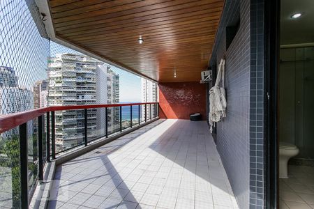 SACADA de apartamento para alugar com 3 quartos, 135m² em Barra da Tijuca, Rio de Janeiro