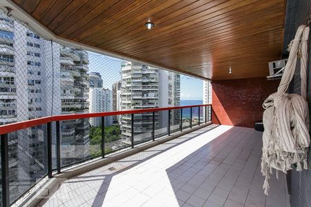 Apartamento para alugar com 135m², 3 quartos e 2 vagasSACADA