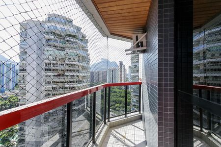 Apartamento para alugar com 135m², 3 quartos e 2 vagasSACADA
