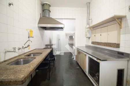 Apartamento para alugar com 65m², 2 quartos e 1 vaga Apartamento para alugar com 65m², 2 quartos e 1 vagaÁrea comum - Cozinha do Salão de festas