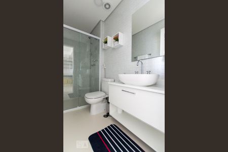 Banheiro de apartamento à venda com 1 quarto, 50m² em Empresarial 18 do Forte, Barueri