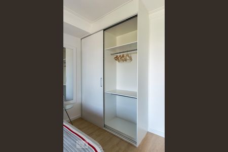 Quarto de apartamento à venda com 1 quarto, 50m² em Empresarial 18 do Forte, Barueri