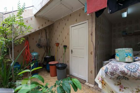 Casa à venda com 230m², 4 quartos e 2 vagasQuintal dos fundos