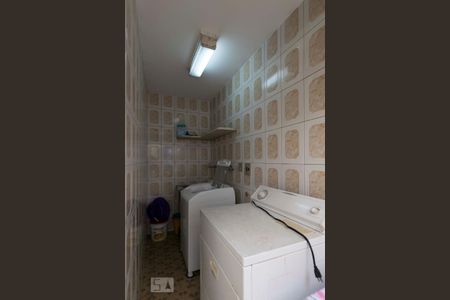 Casa à venda com 230m², 4 quartos e 2 vagasLavanderia
