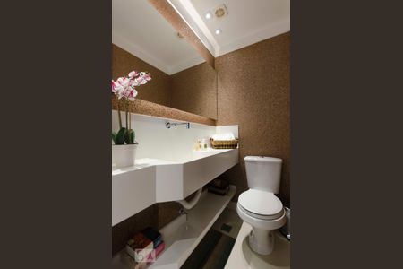 Lavabo de apartamento para alugar com 3 quartos, 130m² em Água Branca, São Paulo