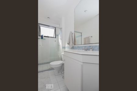 banheiro de kitnet/studio à venda com 1 quarto, 50m² em Vila Suzana, São Paulo