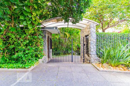 Apartamento à venda com 170m², 4 quartos e 2 vagasFachada 