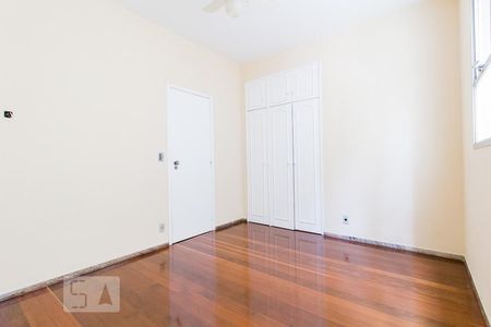 Apartamento à venda com 170m², 4 quartos e 2 vagasQuarto 2