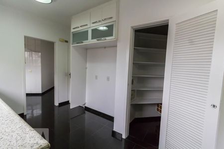 Cozinha de apartamento à venda com 4 quartos, 285m² em Camargos, Guarulhos