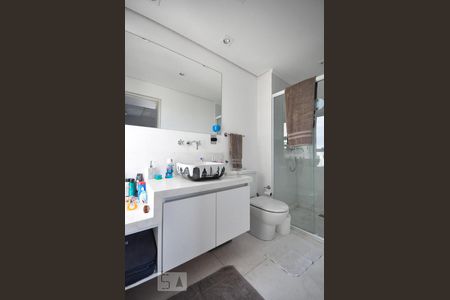 Banheiro suíte de apartamento para alugar com 1 quarto, 71m² em Jardim Fonte do Morumbi, São Paulo