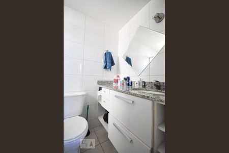 Banheiro suíte 1 de apartamento à venda com 3 quartos, 80m² em Vila Andrade, São Paulo