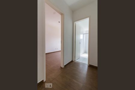 Entrada do quarto de apartamento para alugar com 2 quartos, 60m² em Vila Milton, Guarulhos