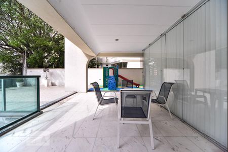 Apartamento à venda com 99m², 2 quartos e 1 vagaÁrea externa