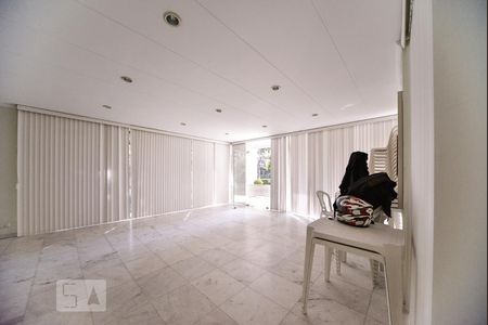 Apartamento à venda com 99m², 2 quartos e 1 vagaSalão de Festas